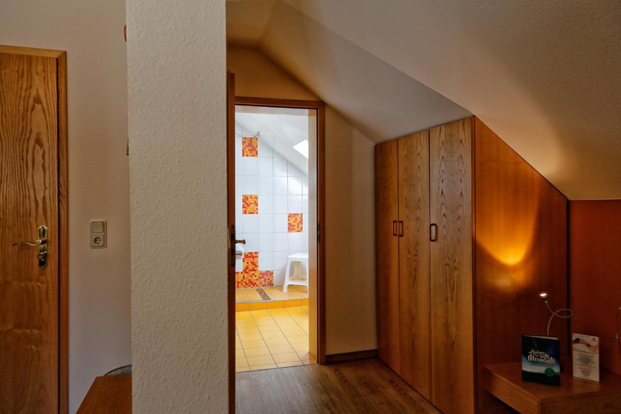 Konsum Gaestehaus Quisisana - Oberhof Оберхоф Екстериор снимка