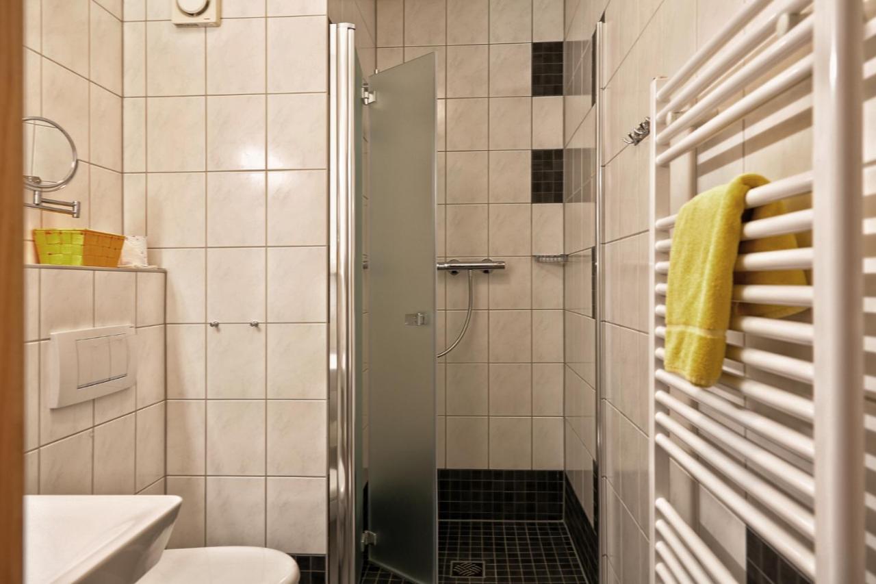 Konsum Gaestehaus Quisisana - Oberhof Оберхоф Екстериор снимка